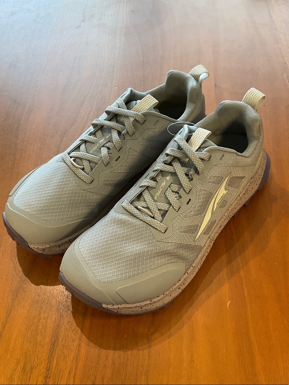 Lone Peak 9 Altra Women's Sage Green Trail Running Shoes sample